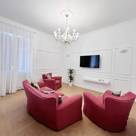 Bright Luxury - * روما
